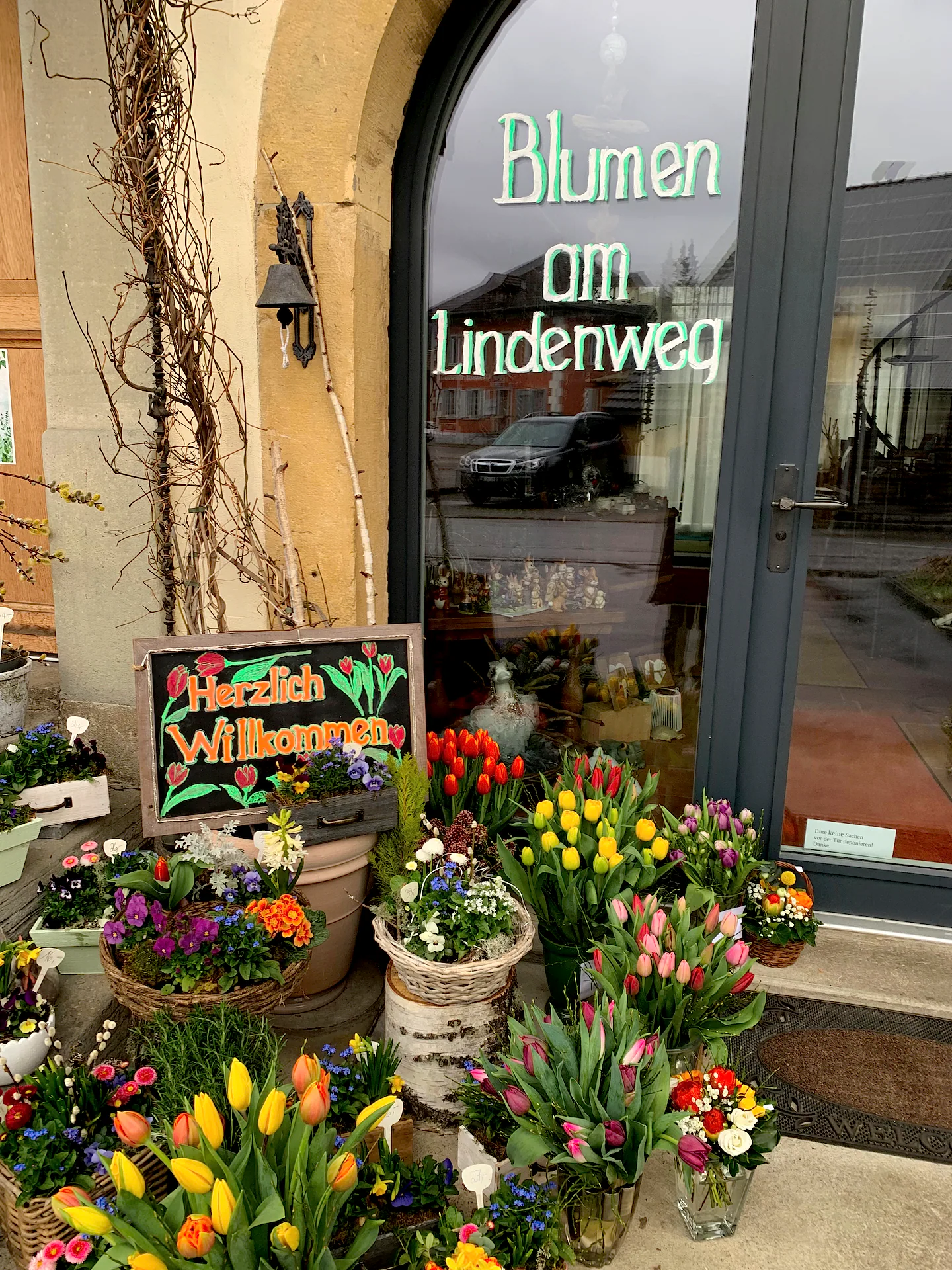 Sommerlicher Blumenstrauss von Blumen am Lindenweg (Bild 1)